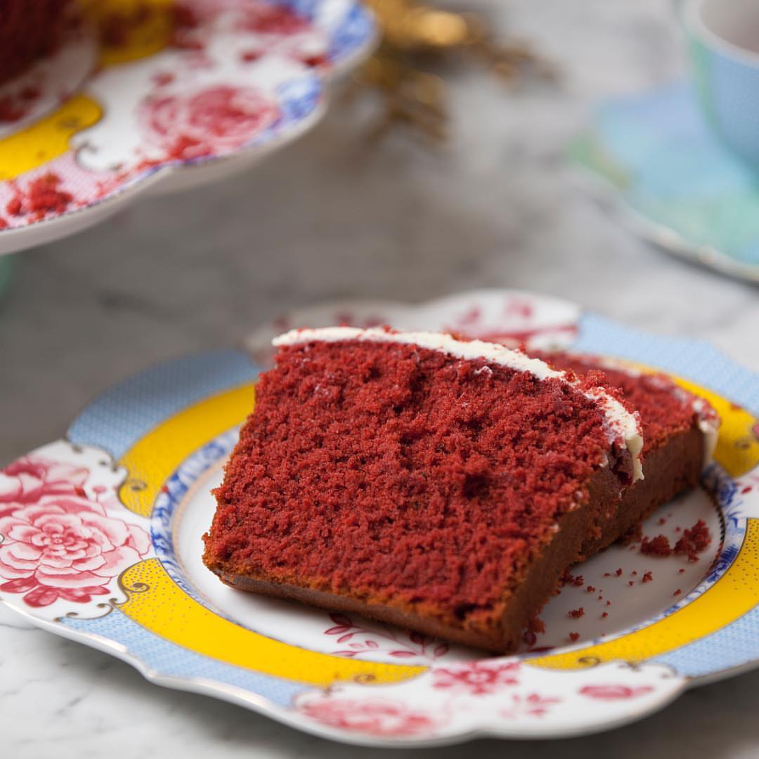 Red velvet poundcake