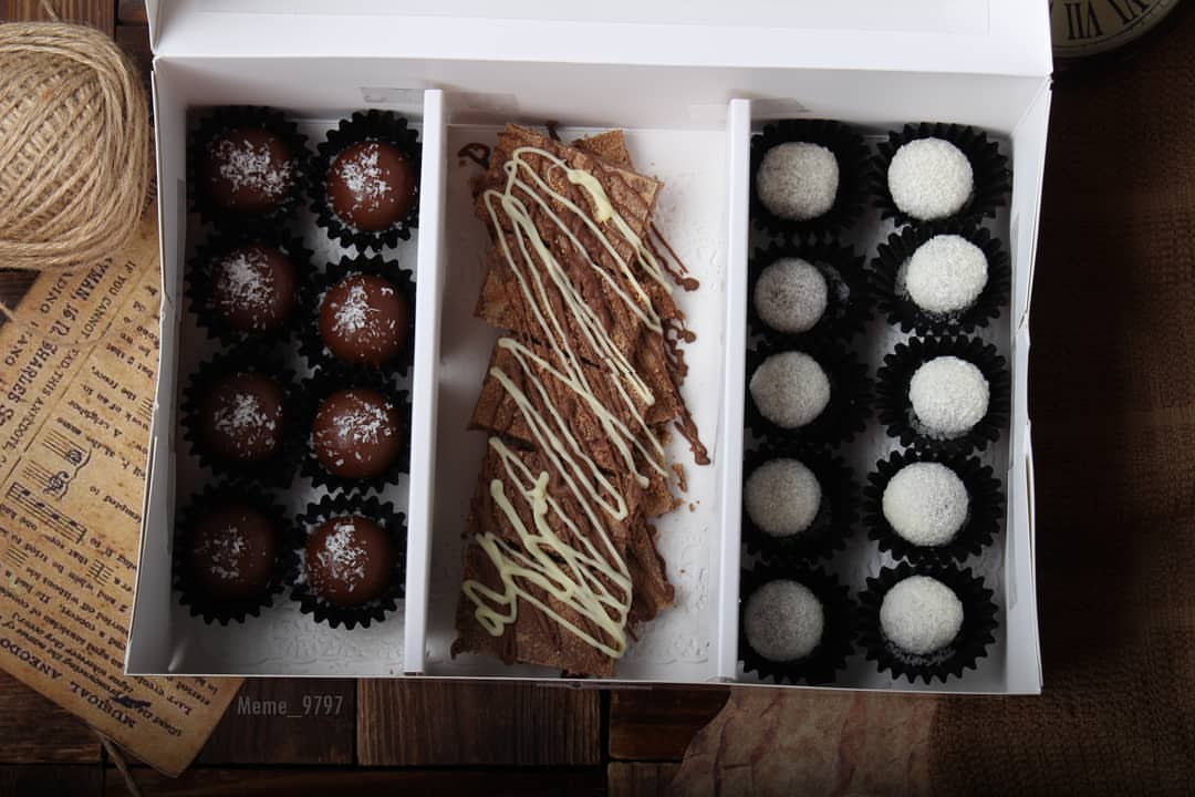 Mini bites box
Chocolate madness
Coconut balls
Nutella sweet
Large 150 aed
Medium 75 aed