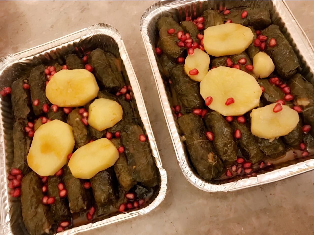 ورق عنب حامض وسبايسي يجنن ماشاءلله بالهني والعافيه يارب #رمضان_كريم #ورق_عنب#foodporn الي حاب يطلب يتواصل معايه علي الدايركت قبلها بيومين ❤️(العين)