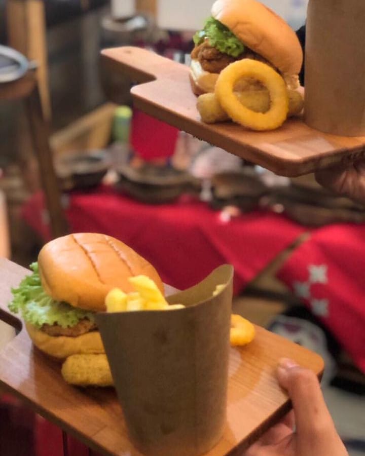 #burgerstore #burger #alain #cheetos #miniburgers
