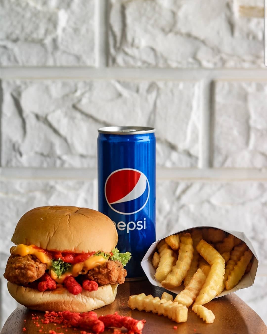 #burgerstore #burger #shrimp #alain #abudhabi #cheetos