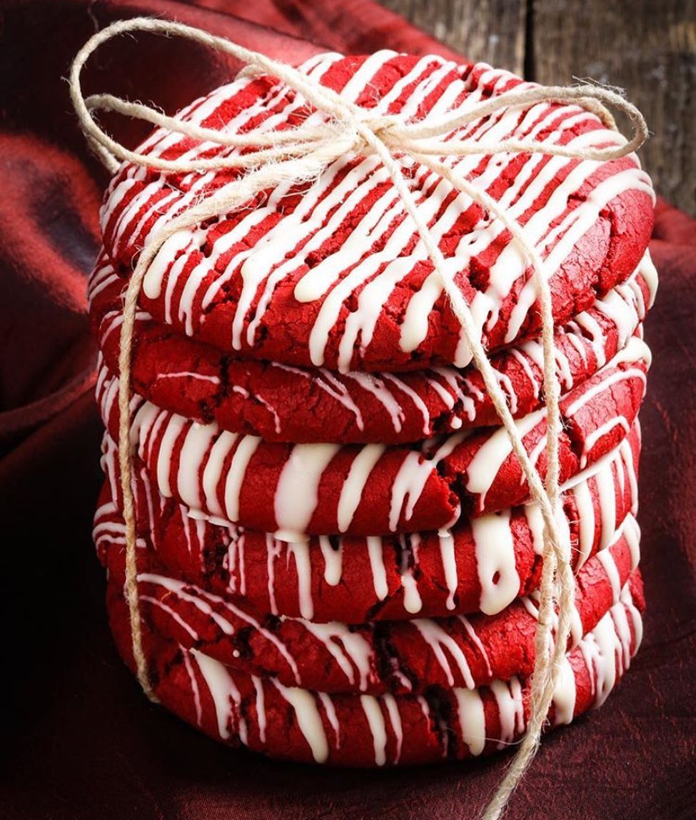 Our Redvelvet Drizzled cookies are the perfect dessert for any occasion!! ❤️ Order yours for this weekend now through WhatsApp or @talabatuae