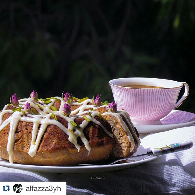 #Repost @alfazza3yh
・・・
.
وحدك وسّط لـفواد نزّالي ؛
وعن حبَ غيرك معلن التوبه
Thank you @uae_justcake