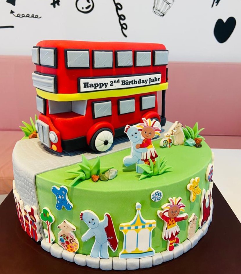 Birthday customized cake