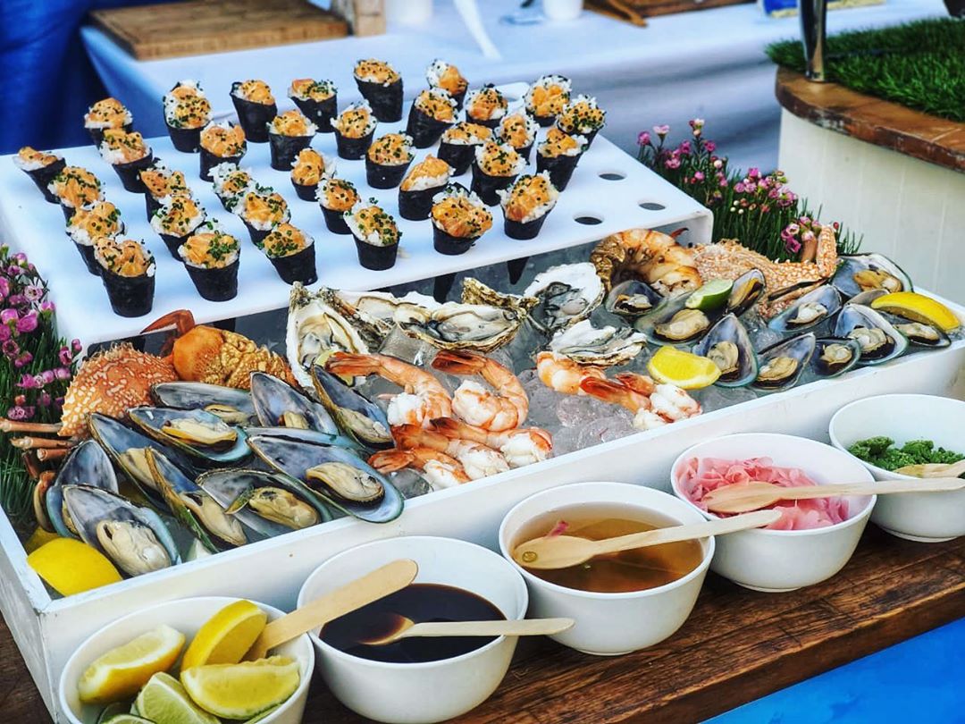 This is the mood of the day for all the sea food lovers
.
.
.
.
#luxurycatering #faitmaisoncuisine #deliciousfood #foodiesdxb #foodphotography #seafoodlovers #seafoodcatering #seafooddubai #eventsdubai