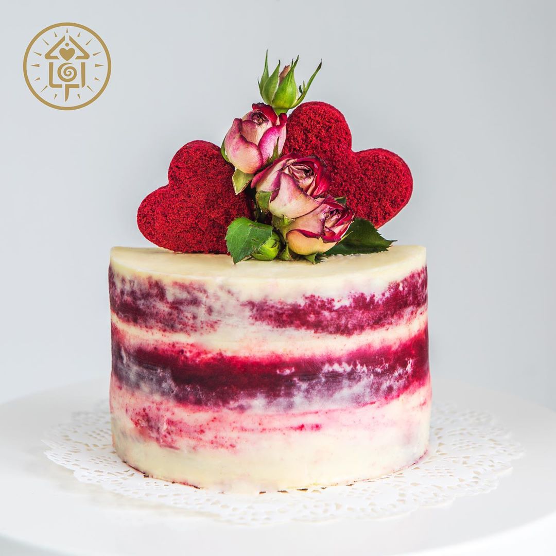 Wishing you and your loved ones a 'Happy Valentine's Day' ❤️ .
.
.
#faitmaisoncuisine #edibleart #foodies #luxurycatering #cateringdubai #events #foodart #stylingtips #foodstyling #valentinescake #happyvalentinesday