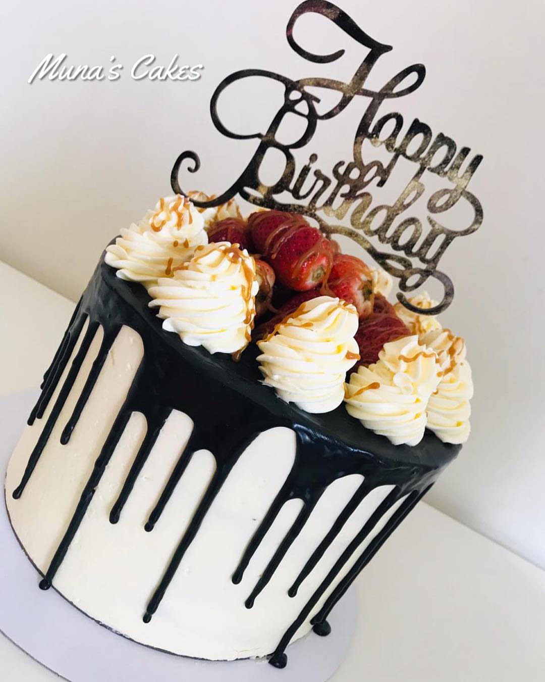 #cake#chocolate #caramel#instafood #makeup#happybirthday #happy#day#new#fashion#cakes#sprinkles #vanilla #dxb#dubai