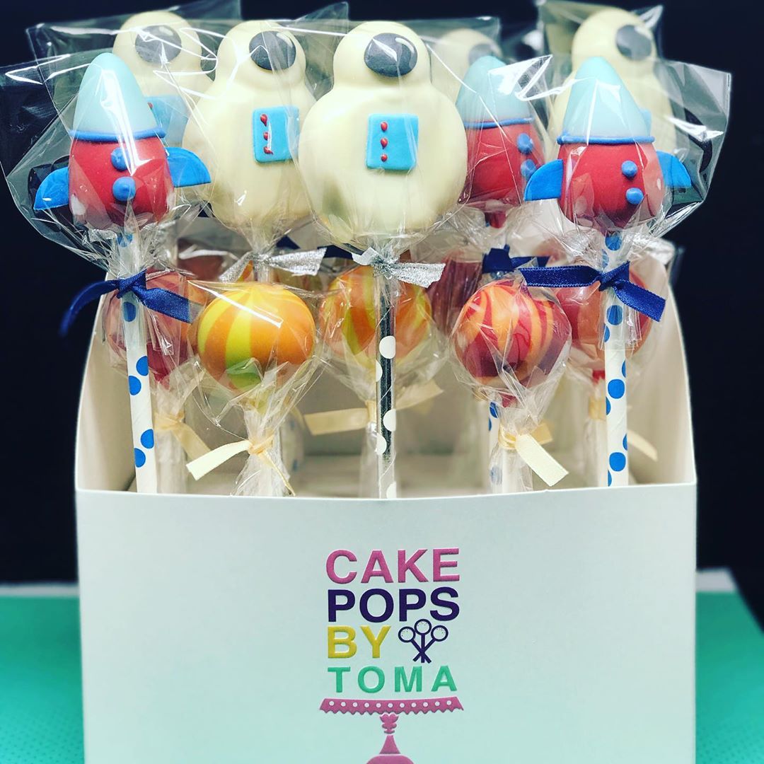 UAE Astronauts #uaeastronauts #astronautcakepops #cake #cakepops #uae #dubai #tomacakepops