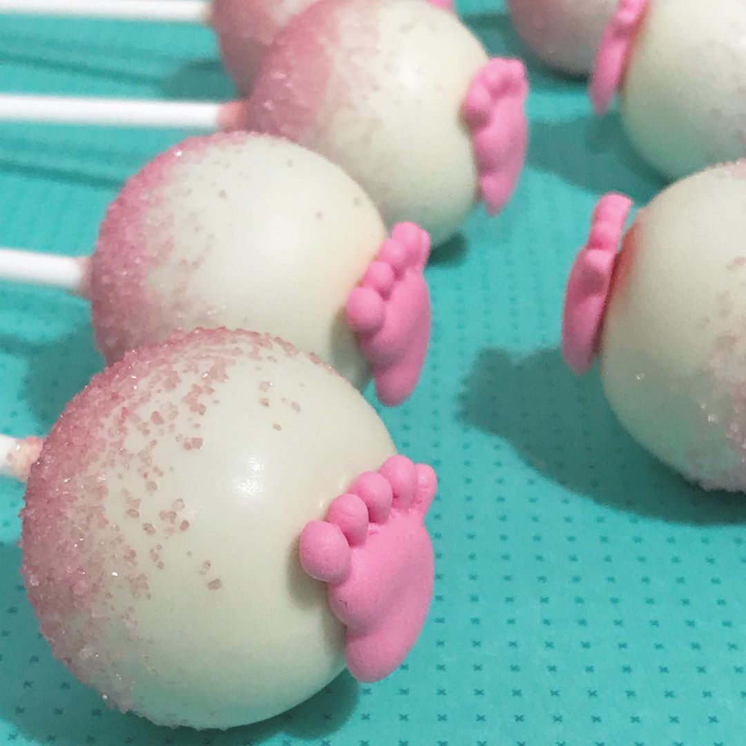 #cakepops #cake #tomacakepops #repost #dubai #birthdaycake #instafood #babyshower