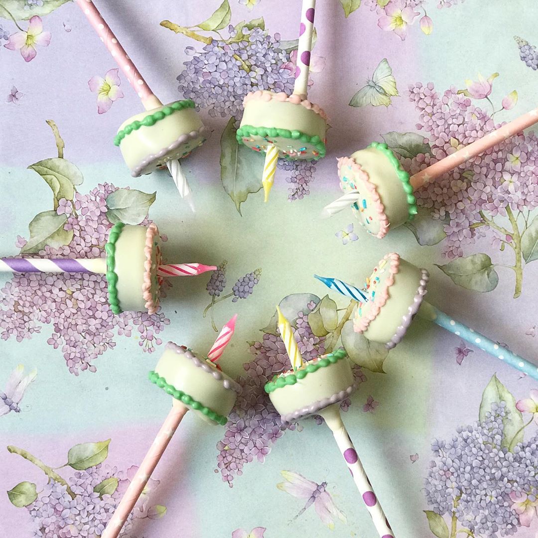 Birthday Cake #cakepops #cake #tomacakepops #repost #dubai #birthdaycake #instafood