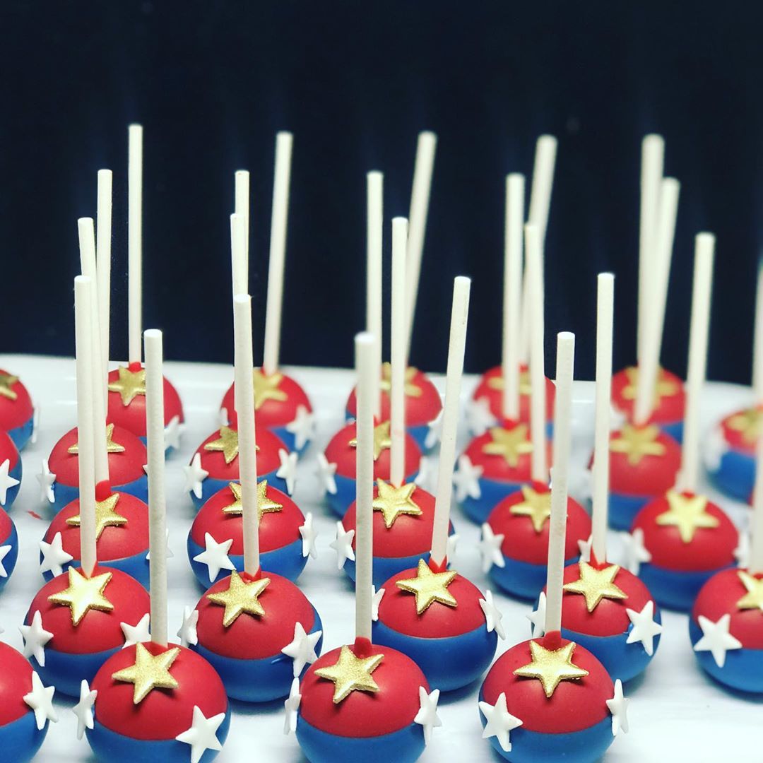 #tomacakepops #cakepops #cake #homemade #testy #freash #mydubai #wonderwomancakepops