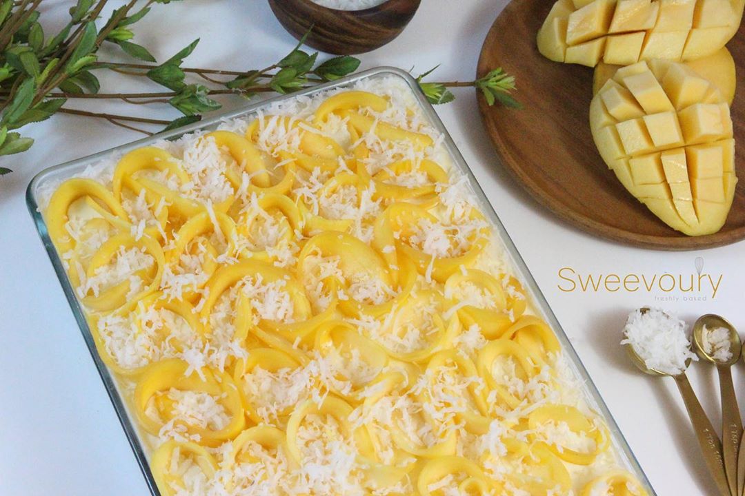 Mango tiramisu