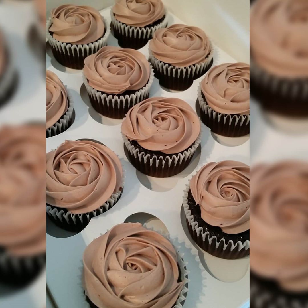 Chocolate Whipped Cream Rosettes
▪
▪
▪
#rosettes #cream #dubaievent #eater #foodie #thecakeblog #buzzfeast #thebakefeed #f52grams #feedfeed #foodblogfeed #vegetarian #eggless #chocolate #redvelvet #cupcakes #justcupcakesdubai #love #food #sweet #cake #dubai #vanilla #nutella #yummy #instafood #instapic #instabakes #instacake #nofilter