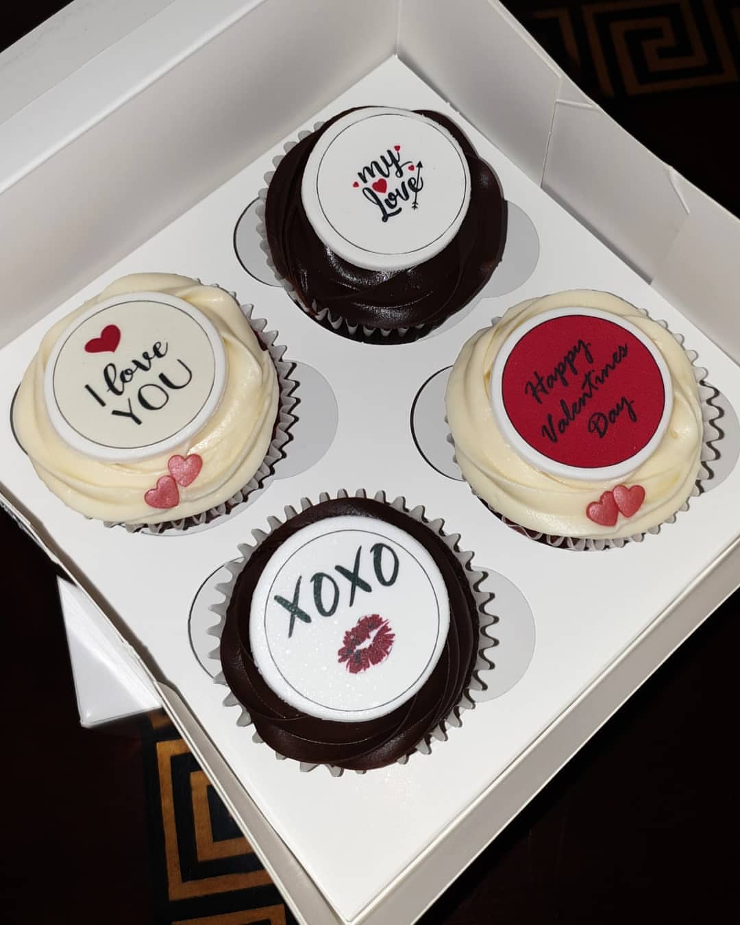 Happy Valentines Day ❤
#valentinesday #valentines #iloveyou #february #thecakeblog #buzzfeast #thebakefeed #f52grams #feedfeed #dubai #uae #vegetarian #eggless #chocolate #redvelvet #cupcakes #justcupcakesdubai #love #food #sweet #cake #dubai #vanilla #nutella #yummy #instafood #instapic #instabakes #instacake #nofilter