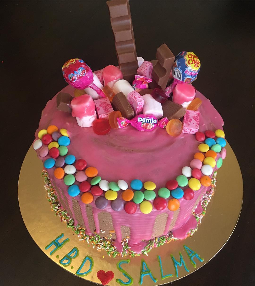 260Dhs #birthday#cake#girlythings#pink#chocolatecake#candy