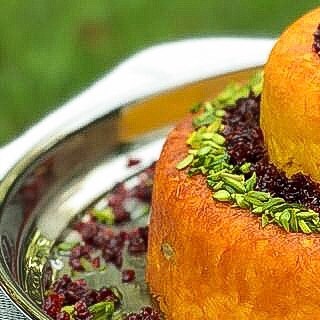 (التاهجين)عيش ليِّن بالزعفران محشو بدجاج بالشبت بدون عظم بخلطة on a plate الخاصة ❤️