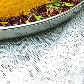 (التاهجين)عيش ليِّن بالزعفران محشو بدجاج بالشبت بدون عظم بخلطة on a plate الخاصة ❤️