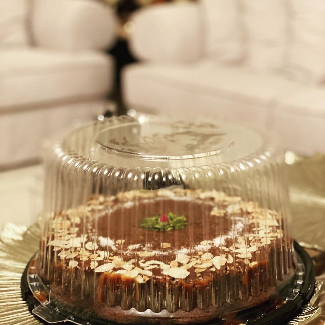 اللهم أجعلها #جمعة_مباركة و #جمعة خير وفرج ومخرج
وشفاءً من الغموم والهموم والبلاء والاسقام والافات والعاهات والبليات في الدنيا والاخرة
برحمتك يا أرحم الراحمين
وصلى اللهم على سيدنا محمد وآله الطيبين الطاهرين