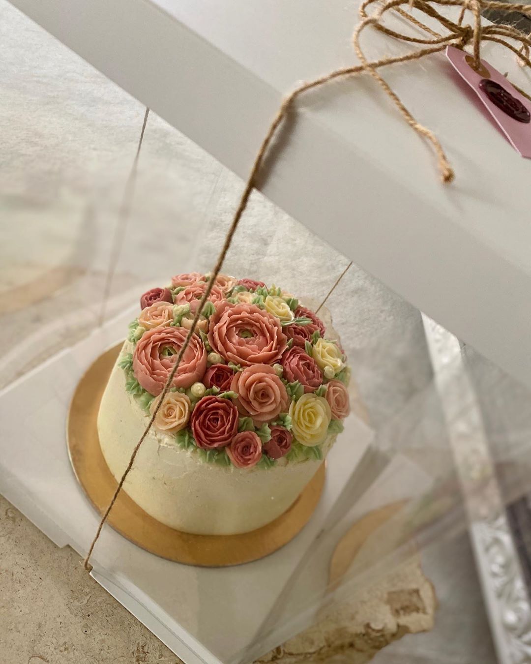 . . .
#cake #cakesofinstagram #buttercreamcakedesign #cakedesign #flowersofinstagram #flowercakes