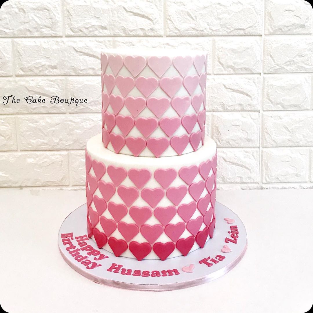 #cakes #birthdaycake #birthdaygirl #dubai #dubaicakes #dubairvents #cakedecorating #cakesofinstagram #cakestagram #lovemywork #baking #chocolate #vanilla #fondant #ganache #birthdayevents