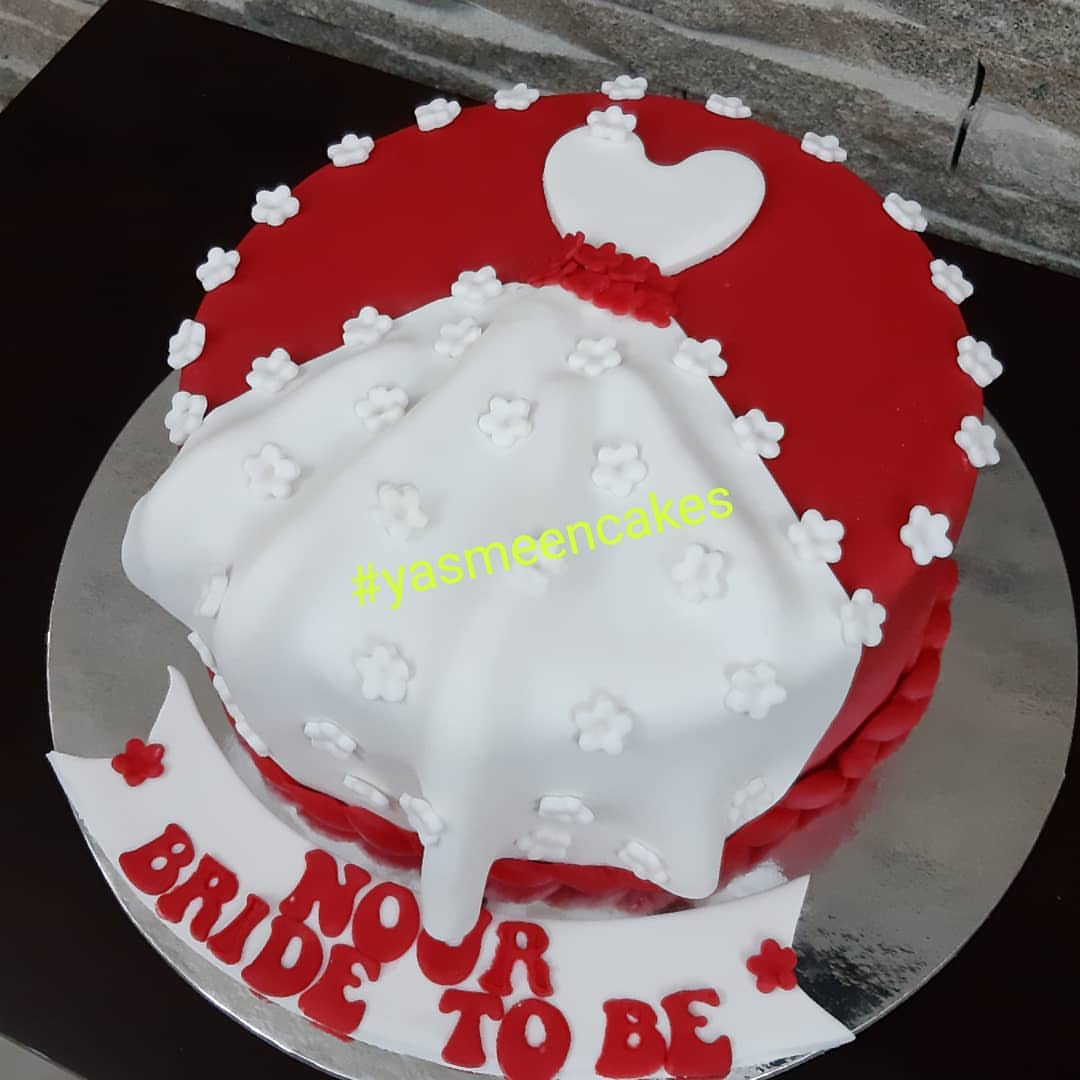 bridetobecake #groom #bridaldresses#bridecake #engagementcake#bridetobe#byebyesinglelifecake #engagement#engagementcupcakes #wedding#weddingcake#yasmeencakes #anniversary #bridetobecake#bride#groom #ajman #Sharjah #ياسمين_كيك #ملجه #خطوبه #زواج #عرس #معرس #كيك_خطوبه #دبي #مبروك #كيك_عرايس #yasmeencakes_bride
#yasmeencakes_engagement