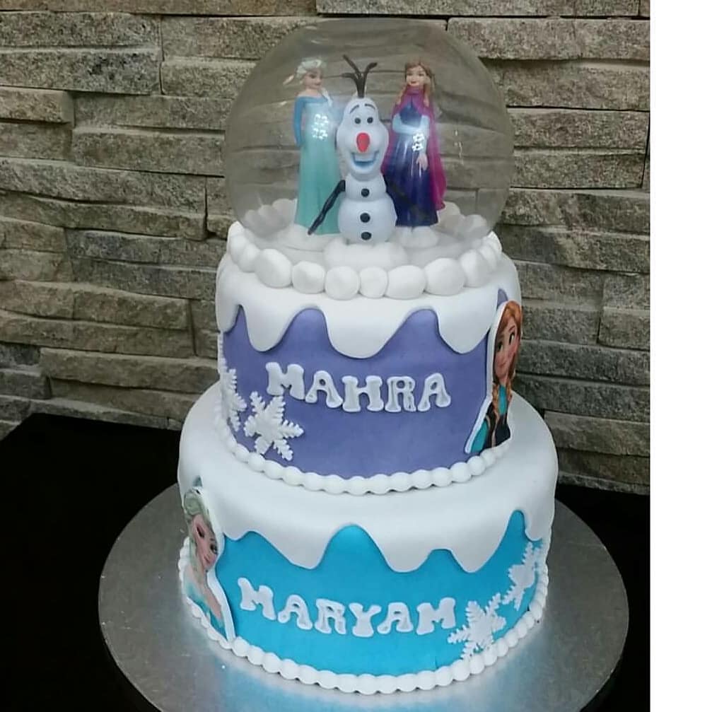 للطلبات 0502039281
#frozen #cake#elsacake #dubaicake #girlscake #sweets #frozenparty#frozencake#letitgo #birthdaycake #anna #elsa #olaf #disneymovie #disney #princess #yasmeencakes #dubai #sharjah #party #ajman #rak #cookies #sweets #ياسمين_كيك #كيك_فروزن #frozentheme#sweets#chocolate#yasmeencakes_girls