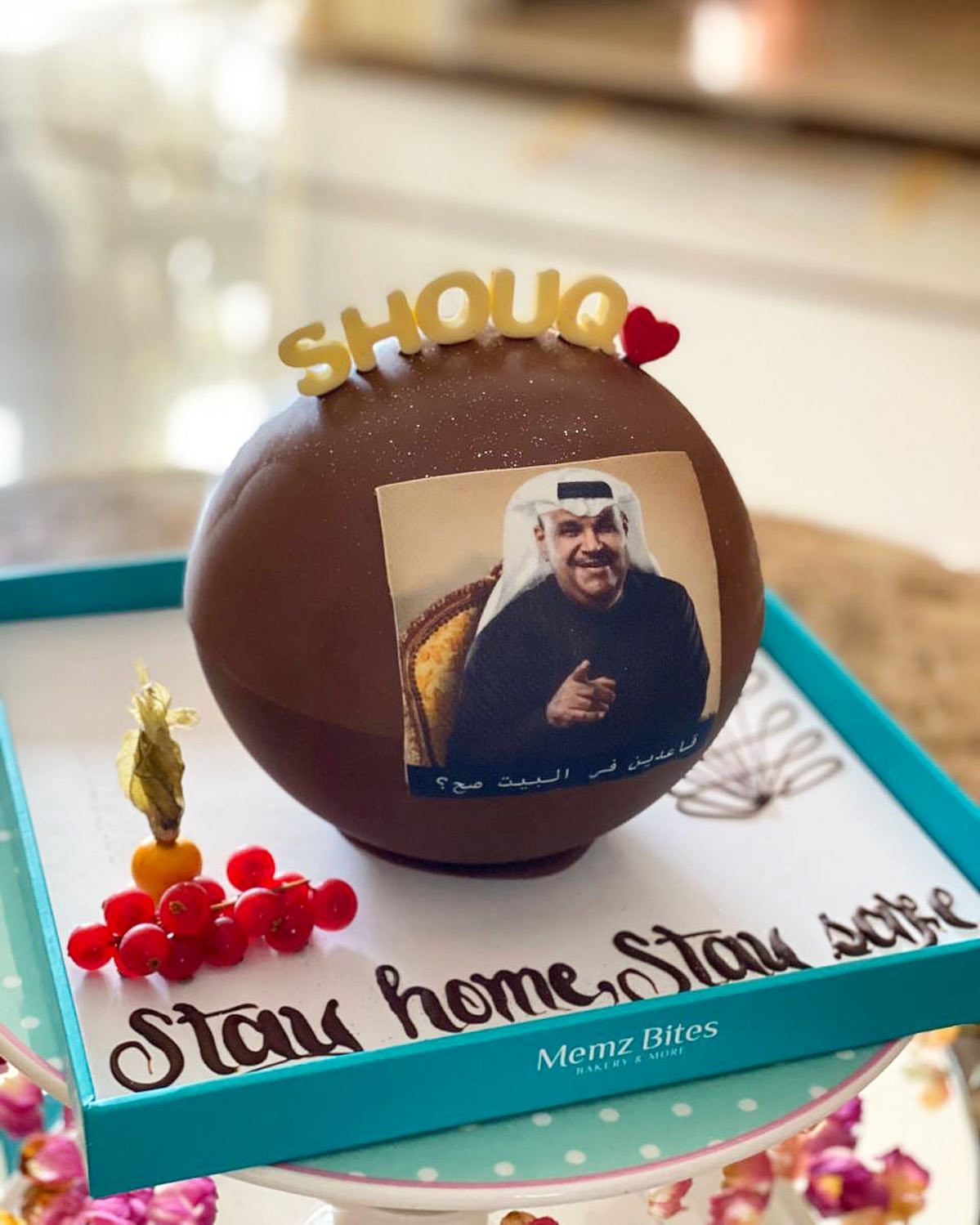(M1)
16cm Memz Chocolate Ball
قاعدين في البيت صح ؟
#خلك_في_البيت
#StayHome #StaySafe
___________________________________
Price:(VAT Inclusive) تشمل الضريبة
16cm: 370 AED وتكفي 4-6 أشخاص
20cm: 470 AED وتكفي 8-10 أشخاص
حشوة الكرة: كيك وفواكه