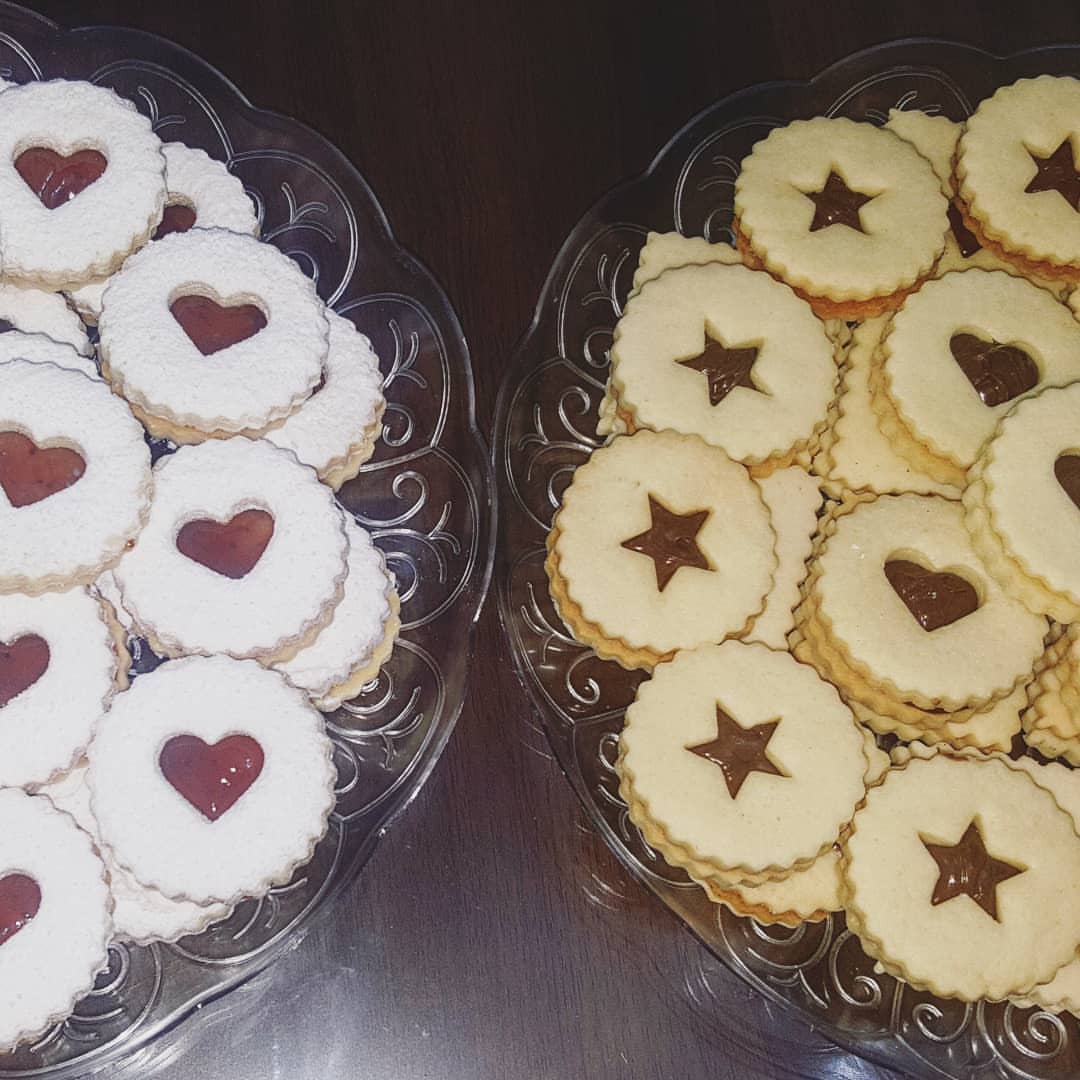 ألذ سابليه بالنوتيلا والمربى ❤
.
. .
.
#كحك #كعك #كعك_العيد #كعك_مصري #كحك_مصري #كحك_العيد #حلويات #سابليه #حلويات_العيد #فوالة #فوالة_العيد #عيدالفطر #عيد_الفطر #عيد_الفطر_المبارك #دبي #الإمارات #الشارقة #أبوظبي #مشاريع_منزلية
#ka7k #ka3k #kahk #sweet #sweets #mydubai #mysharjah #nutellalove #nutellalover