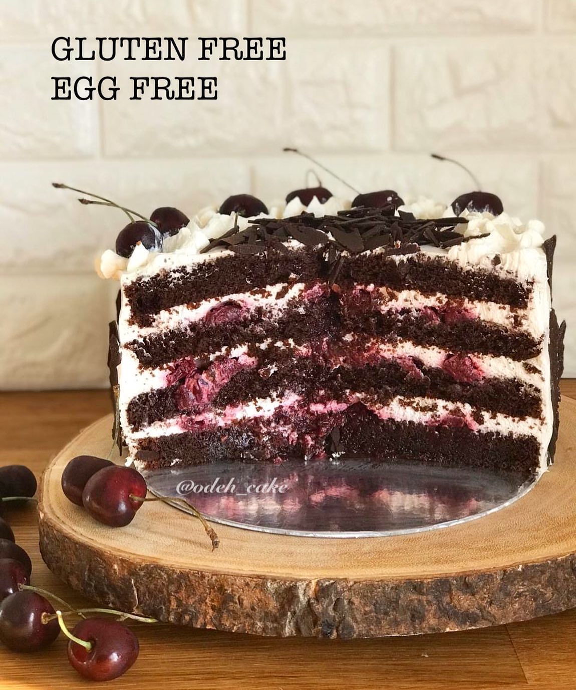 بلاك فورست كيك
GLUTEN-FREE
EGG-FREE
black forest cake
.
.
.
.
#cake#glutenfree#eggfree#blackforest#moist#allergyfree#cherries#chocolate#whippedcream