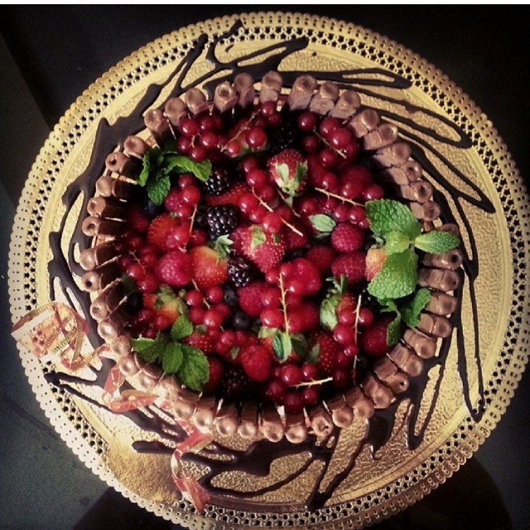 Royal Biscuits berry Cake #الشارقة #دبي #الامارات #ابوظبي #عجمان #العيد #العين #فجيرة #راس_الخيمه #عيدميلاد #عيدالفطر #رمضان #افراح #مواليد #خطوبه #اعراس #تخرج #حلويات #حلويات_رمضان