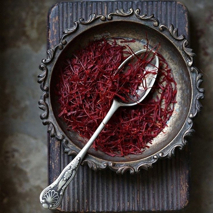 Fresh Organic golden saffron (direct from farm) ✨The king of spices ❤️RED GOLDPersian Saffron 100% Organic 4.608 Grs (1/6 oz) ✨this brand is one of the famous,largest and oldest saffron in IRR ✨establish 1970✨#زعفران #ابوظبي #العين #الشارقة #دبي #عجمان #الامارات #راس_الخيمه #امالقيوين #مواليد #افراح #اعراس #مناسبات #توزيعات #تخرج #برياني_لحم