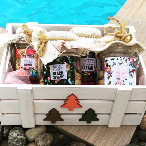 Afternoon Tea Box (Salty biscuits) #dubai #dxb #uae #dubailife #dubaifashion #dubaifood #abudhabi #ad #alain #rak #umalquwain #sharjah #الشارقة #العين #دبي #امالقيوين #راس_الخيمة #ابوظبي #أعراس #مناسبات #حفلات #مواليد #افراح #حفلات_زواج #خطوبه #مناسبات_افراح_اعراس_حفلات_تخرج_ملكه #تخرج #فزاع #شيخ