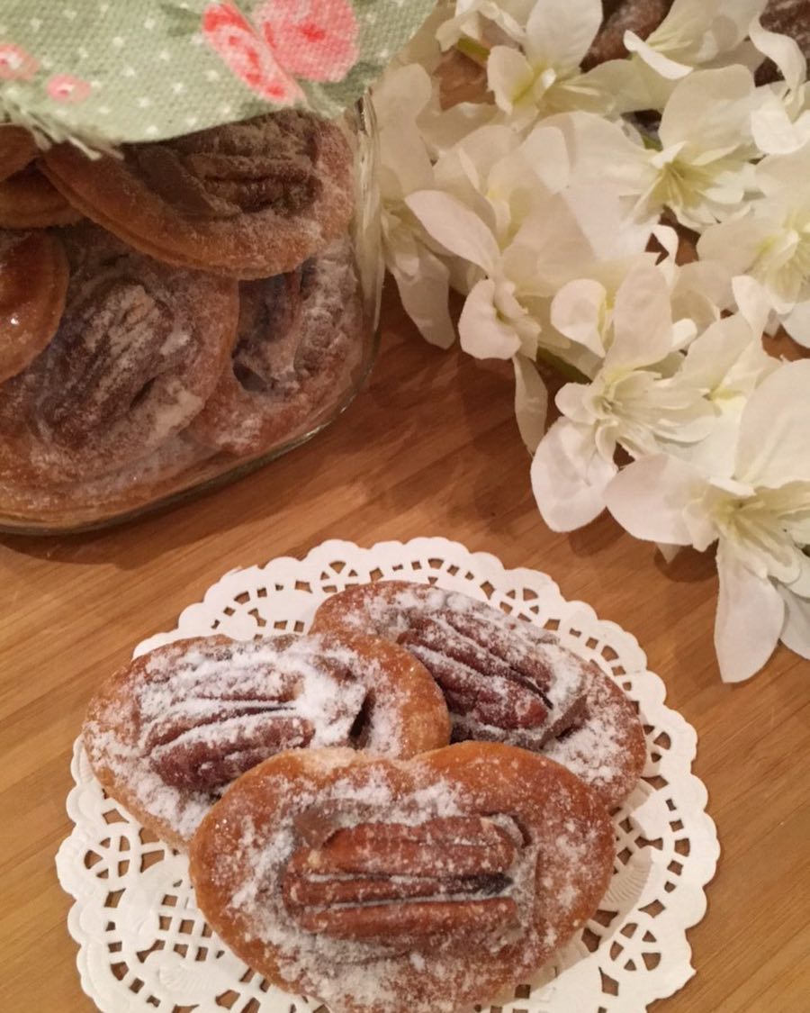 زبائننا الكرام تذوقوا معنا cranchy sweet ذو الطعم الغاية في الروعة ..
.
.
#حلويات_منزلية#أسر_منتجة#حلى_قهوة#sweet#cranchy_sweet#