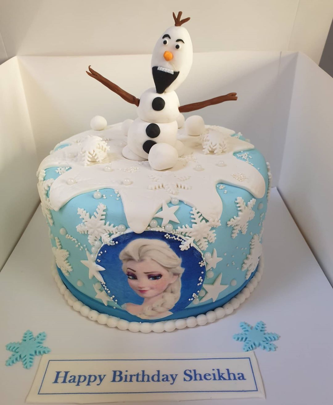 Frozen cake
#frozencake #fondantcake #cake #birthday #birthdaycakes #dream4cake #dream4cake_birthday