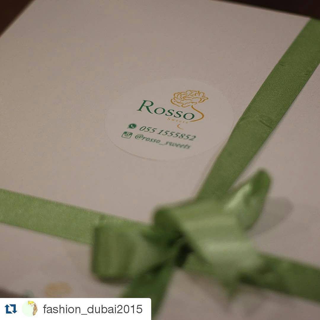 #Repost @fashion_dubai2015 with @repostapp
・・・
منتج اليوم من الاخت
@rosso_sweets
.
.
نفتح الكيكة ولا
