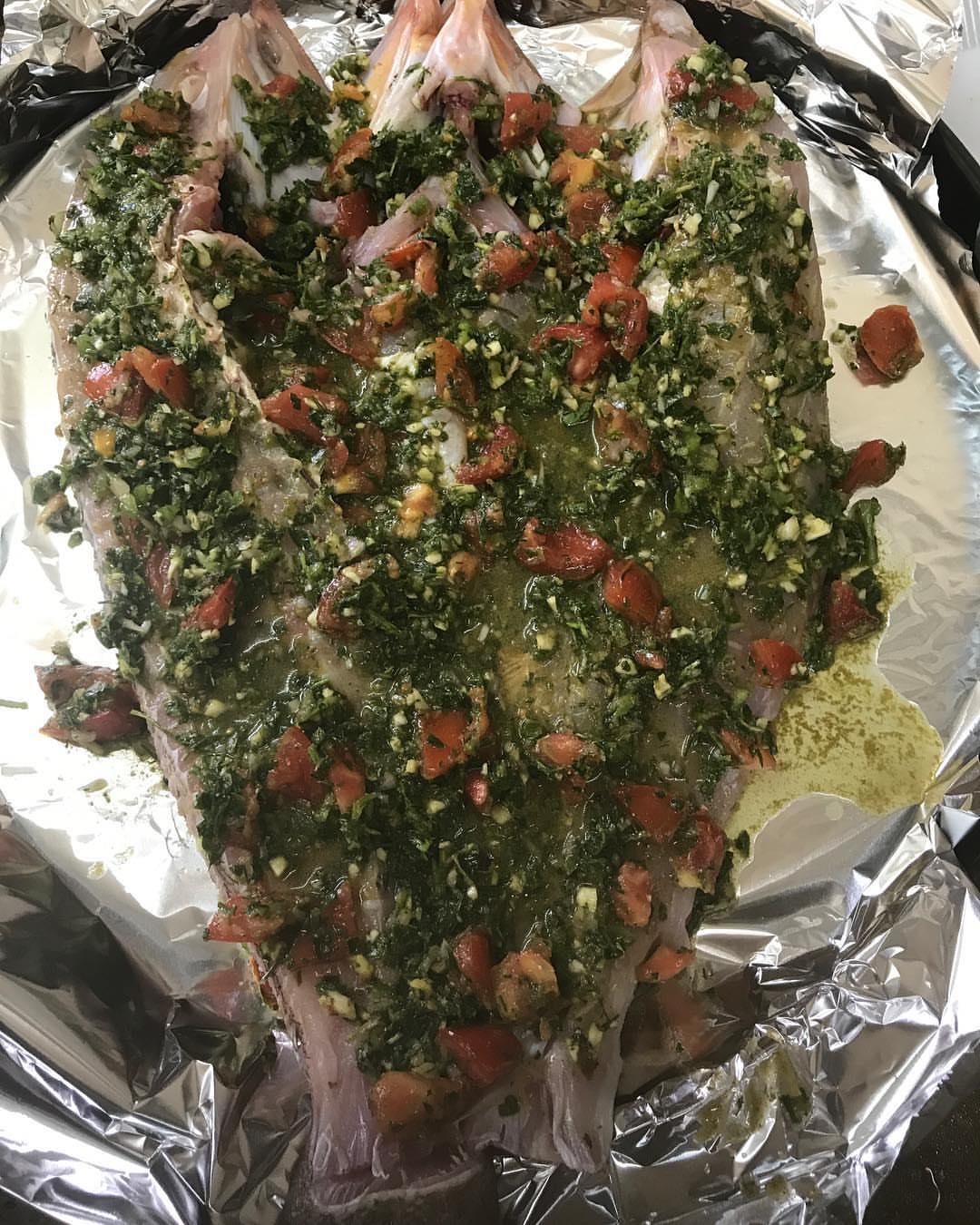 سمك مشوي بالخضار