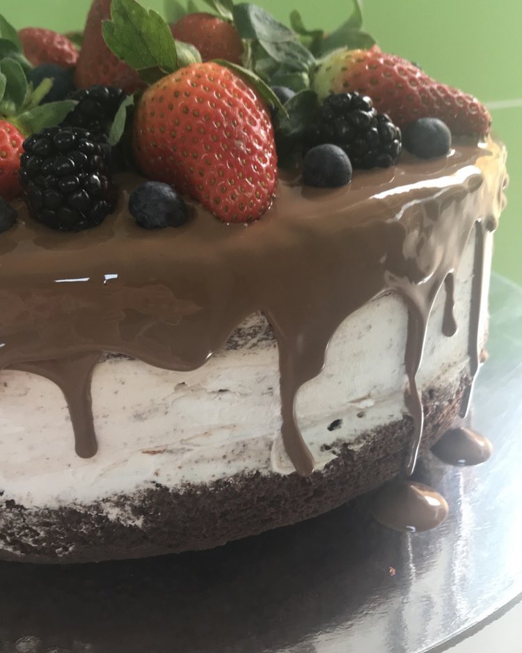 شوكليت كيك بصوص الشوكولاه. للطلب يرجى التواصل ع الواتساب (0507877554)