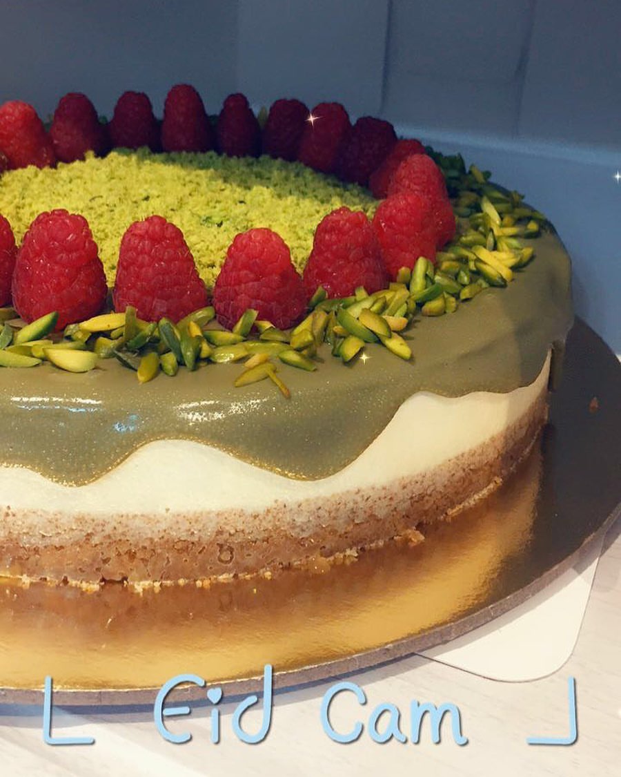 جيزكيك الفستق مع التوت
السعر : 220 درهم
Pistachio Cheesecake
Price : 220 Dhs