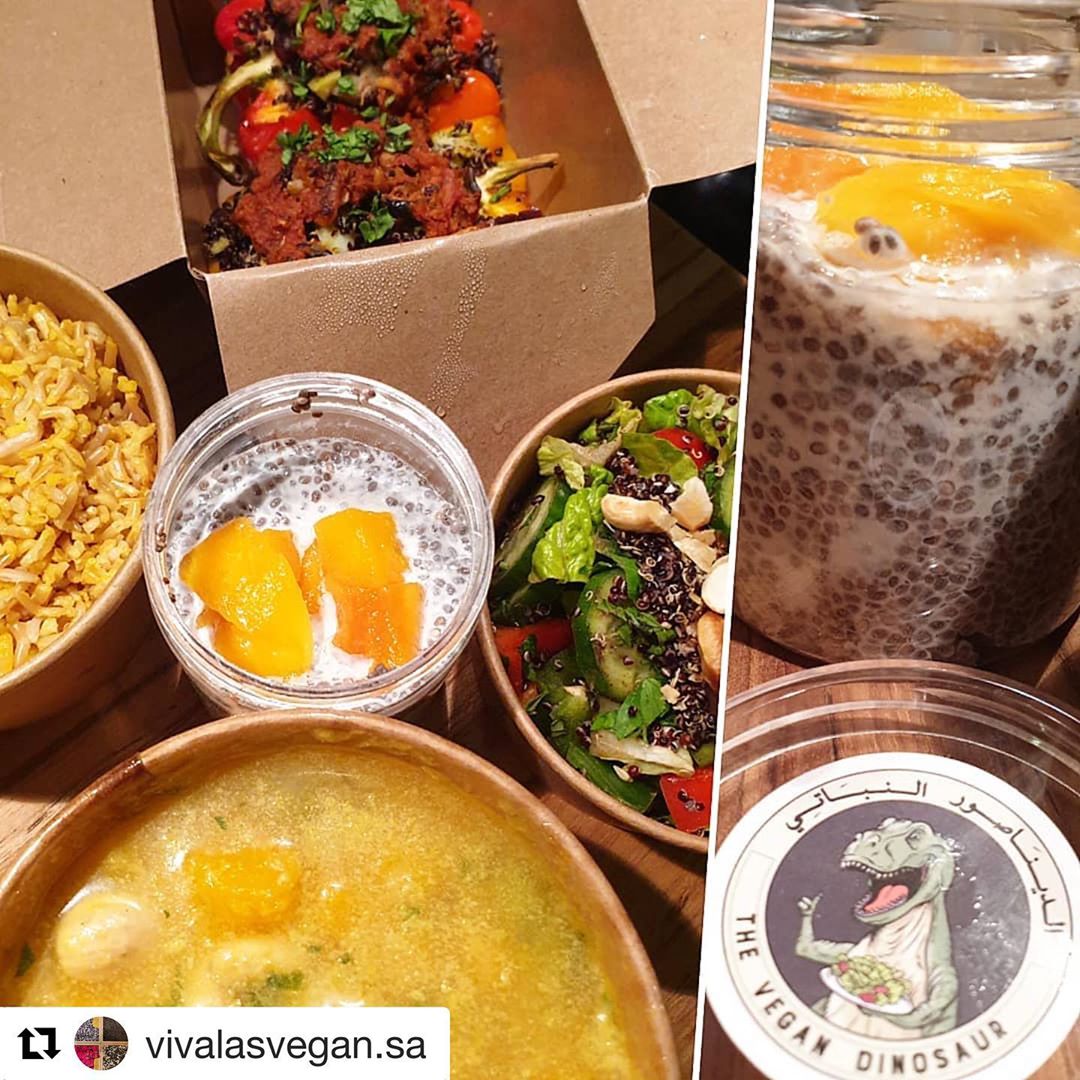 مرة مبسوطين انه عجبك الأكل وألف عافية يارب #Repost @vivalasvegan.sa
・・・
من يومين طلبت من حساب @the.vegan.dinosaur وجبات ليوم واحد عشان اجربها، بصراحة عجبتني جدا و حسيت الكمية مشبعة و غنية و تكفي غذاء و عشاء و سناك كمان....
Yesterday's order from @the.vegan.dinosaur was really good and delicious...
.
.
@prilaga #veganpower #veganfood #prilaga #veganfoodshare #nutrition #healthylife #vegangirl #veganlove #fuel #diet #healthymeals #vegans #vegancommunity #instafood #healthylifestyle #veganmeals #foodphoto #energy #veganlifestyle #veganfoodie #vegansofinstagram #weightlossmeals