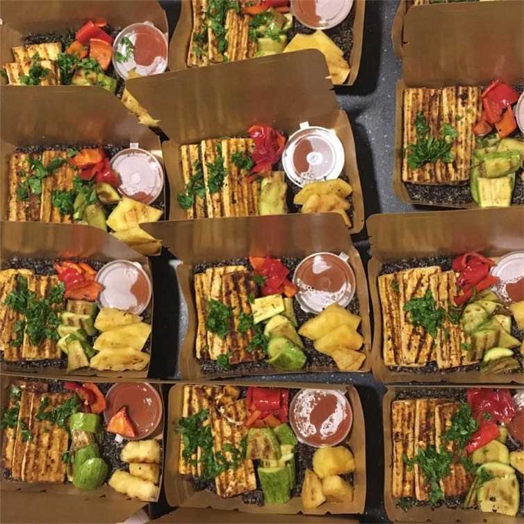 Huwaiian Chargrilled Pineapple Tofu with black quinoa with homemade BBQ sauce -
-
#نباتي #mealprep #jeddah #mealprepping #veganism #vegan #نباتيين