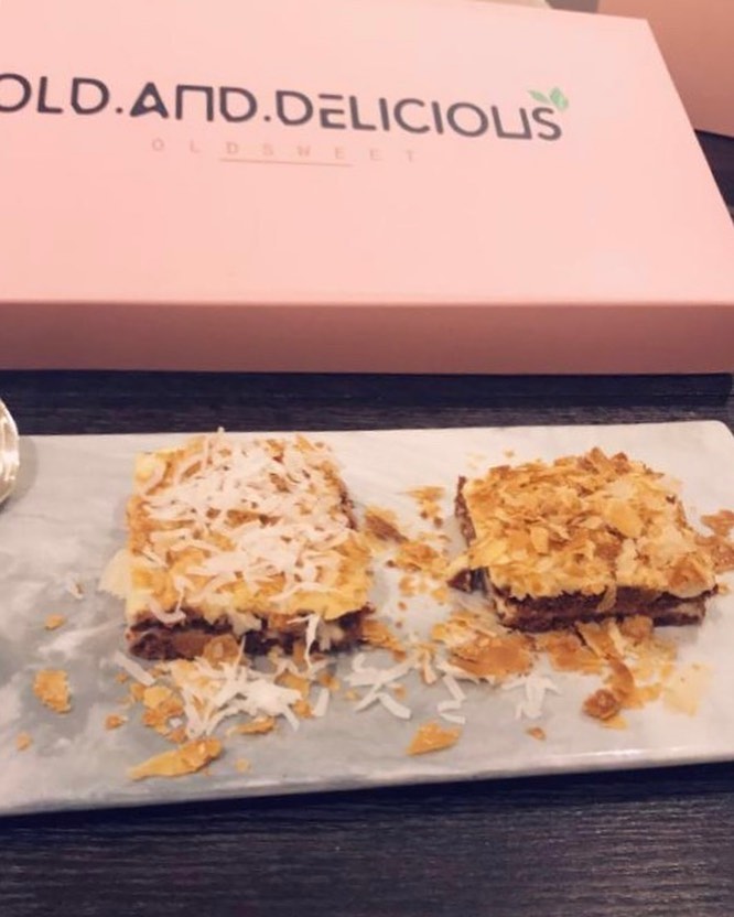 . حلى ( old.and.delicious )
البوكس يكفي من ٦ الى ٨ اشخاص
٩٥ريال .
.
#حلى_التمر #صوص_حلا #حلى_النسكافيه #حلى_الشامواه #حالي_مالح #حالي_ومالح #حلوياتي #حلويات #حلى_قهوة #حلى_قديم