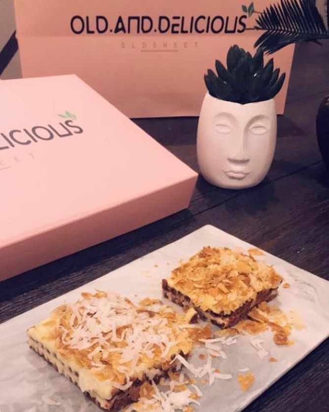 . حلى ( old.and.delicious )
البوكس يكفي من ٦ الى ٨ اشخاص
٩٥ريال .
.
#حلى_التمر #صوص_حلا #حلى_النسكافيه #حلى_الشامواه #حالي_مالح #حالي_ومالح #حلوياتي #حلويات #حلى_قهوة #حلى_قديم