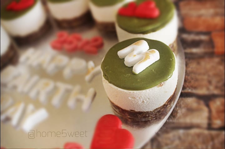 #ميني_تشيزكيك_فستق .
@home5weet