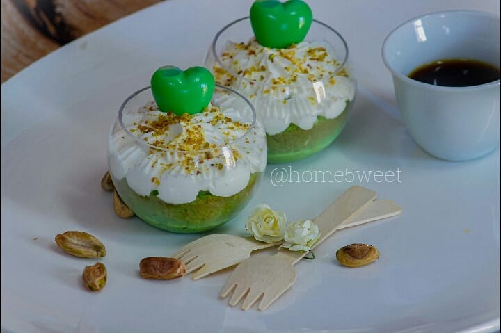 #ميني_كيك_فستق
#سويتاتي
Taken by : @asma_alafifi .
.
.@home5weet
