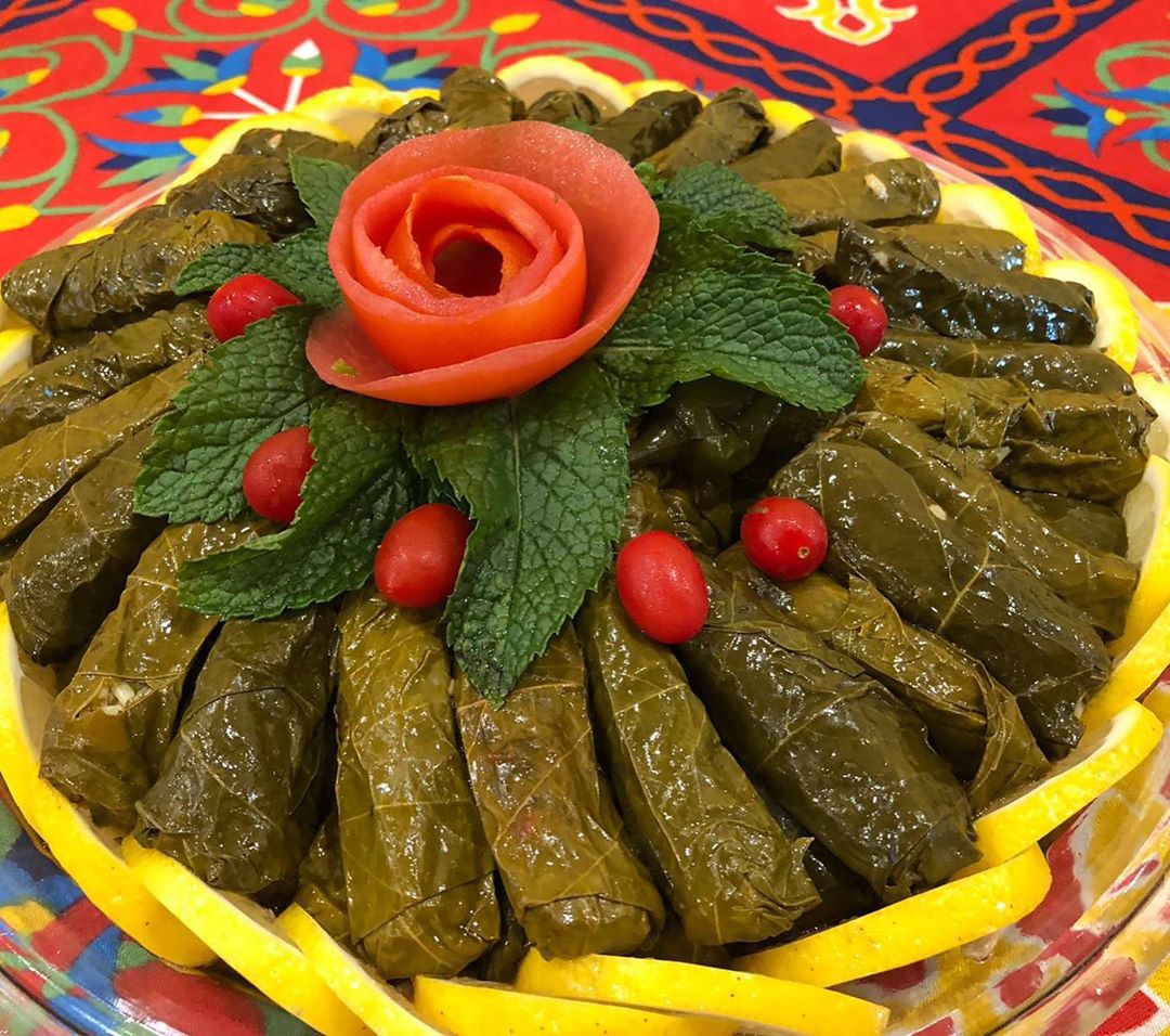 ورق عنب بالزيت والليمون ترف ولذيذ الف صحة وهنا #تواصي#عوافي#ورق_عنب #كعك#كبب_مفرزنه