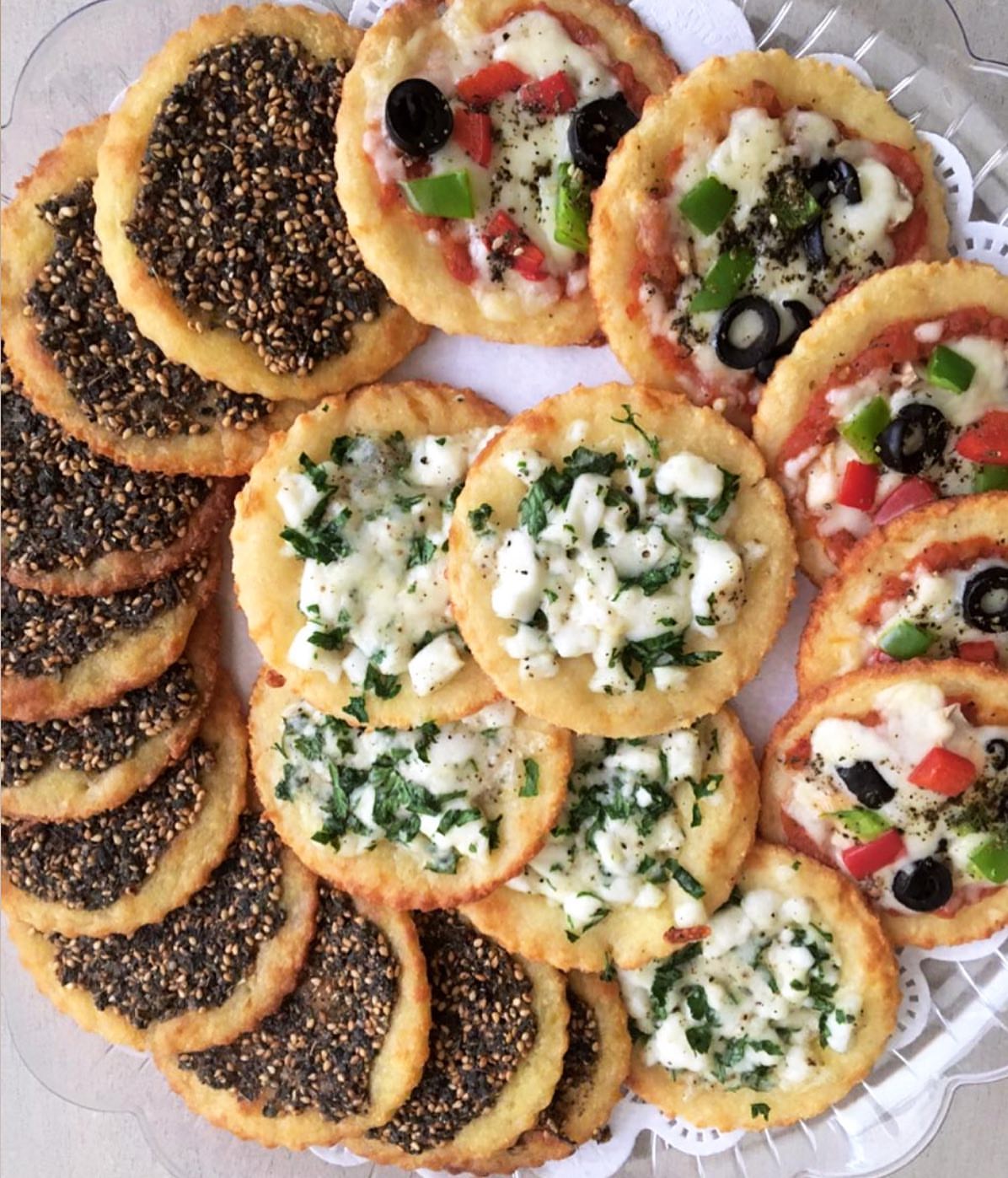 Keto pastries #ketorecipes#ketopastries#ketoweightloss#dietlife#Baytooti#ketofriendly#homemade#Amman#Jordan .
.
. Price: Pizza, Cheese and lahm be ajeen for 0.45 fils/pastry | Zaatar: 0.35 fils/pastry