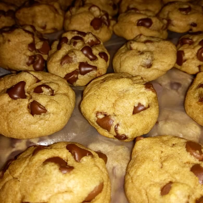 To die for herchey's chocolatechip cookies, loaded with pure yumminess,
try them now and contact us on DM or whatsapp 0790750902
. .
.
#amman #beamman#lovejo #bestgifts #foodie #madeinjordan#royatv #tasteamman #foodiejo #ammansteetfashion #amman_events #givaways#oneofakind #homemade #handmade #premiumquality #madewithlove #chocolatechipscookies #شجع_المحلي #صنع_في_الاردن #حب_الاردن#عمان#تلفزيون_رؤيا#دنيا_يا_دنيا #كوكيز