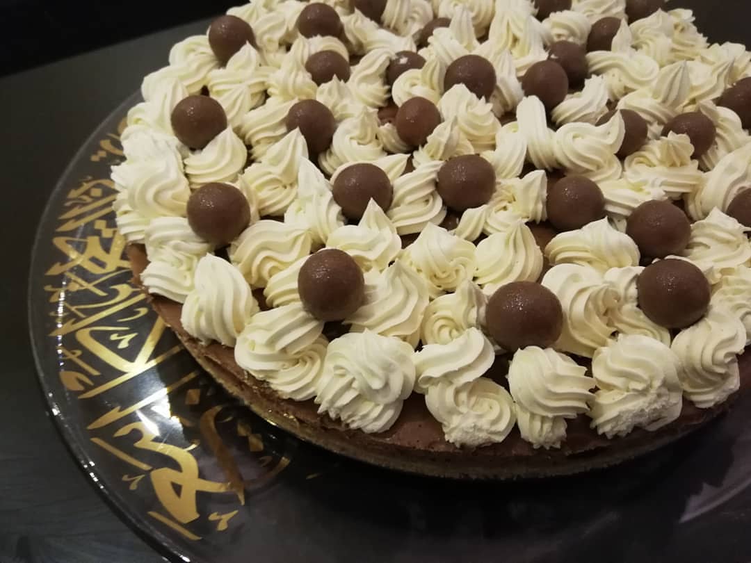 Do you love creamy chocolaty heavenly sweets
Then try our famous chocolate moose
.
Order min 2 days before
.
#amman #beamman #lovejo#birthdayparty #chocolatmoose #chocolaty #foodie #foodiejo #royatv #madeinjordan #premiumquality #شجع_المحلي #صنع_في_الاردن #حب_الاردن#عمان #تلفزيون_رؤيا #دنيا_يا_دنيا#هدية_مميزة