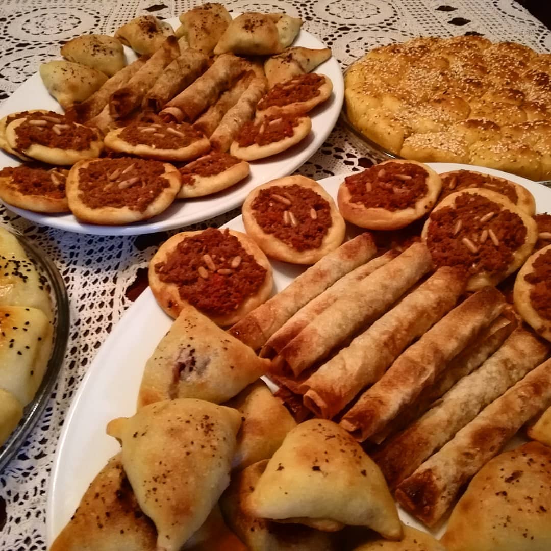Try our pastries and see what you have been missing!
.
.
.
#lovejo #foodie#madeinjordan #beamman #royatv #amman#valentinesdaygift #pastries #شجع_المحلي #صنع_في_الاردن #حب_الاردن# #دنيا_يا_دنيا #هدية_مميزة#تلفزيون_رؤيا #معجنات #تواصي_عمان