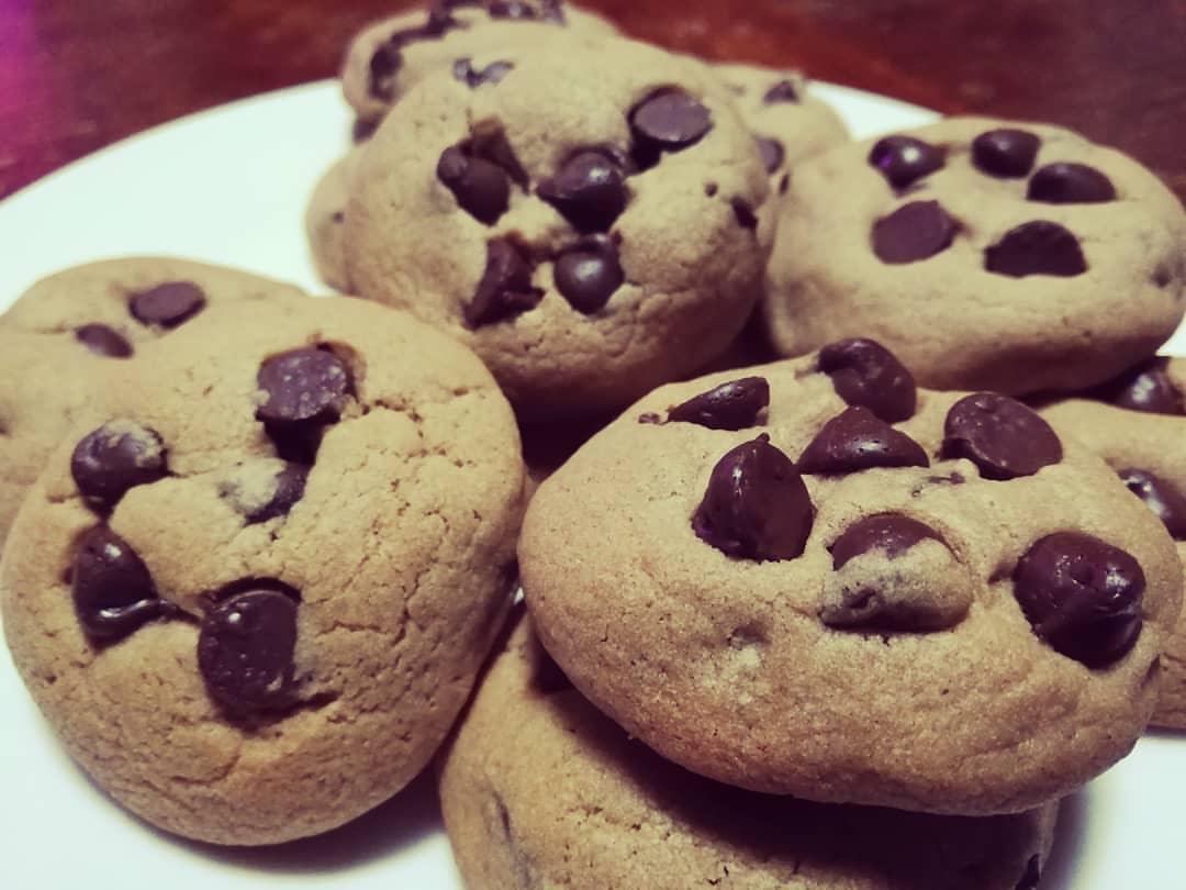 Can you resist these CHOCOLATE CHIPS HERCHEY'S cookies
.
.
.
#amman #beamman #lovejo #birthdayparty#madeinjordan #chocolatechipscookies
#christmas2018 #christmascake #royatv #شجع_المحلي #صنع_في_الاردن #حب_الاردن# #دنيا_يا_دنيا #هدية_مميزة #تلفزيون_رؤيا
